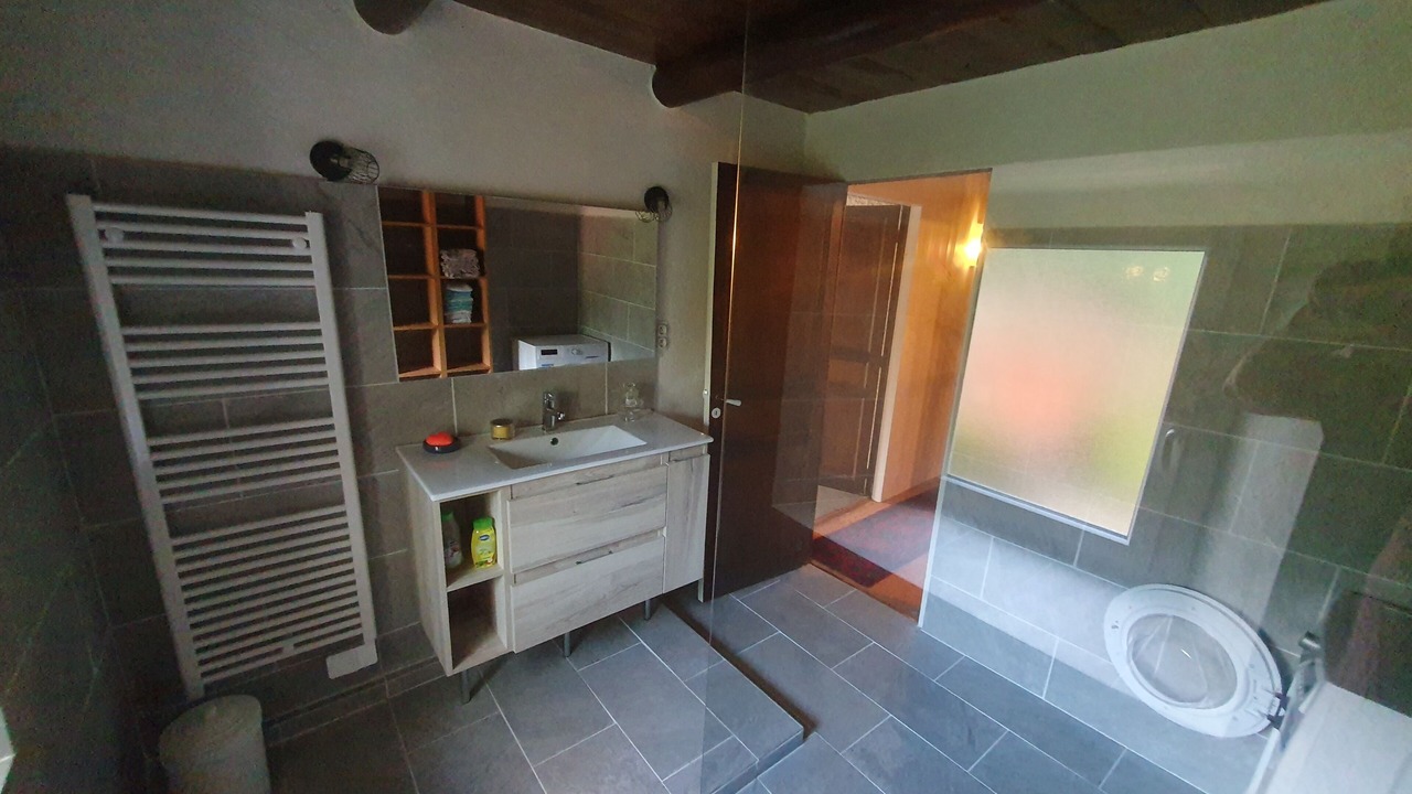 Photo of Bathroom in Vorey