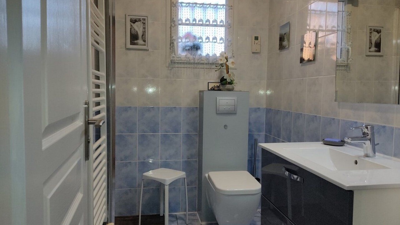 Photo of Bathroom in Sassenay