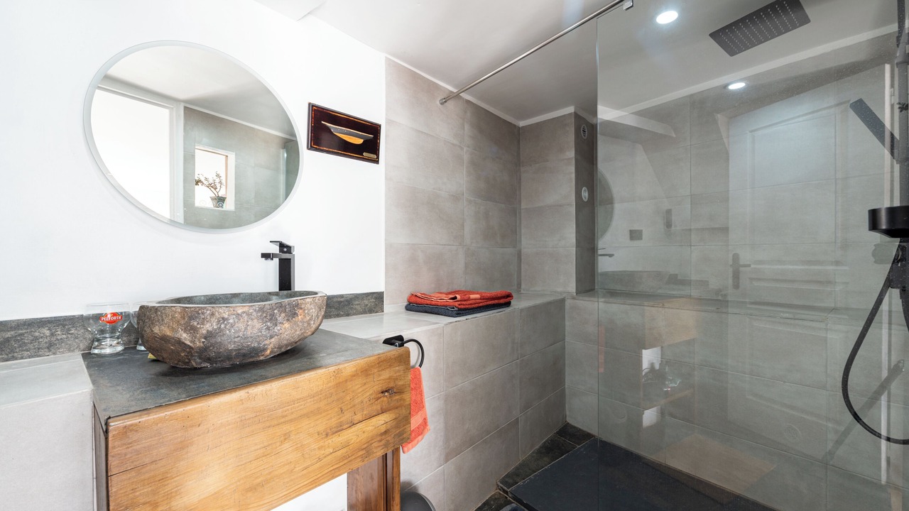Photo of Bathroom in Navette