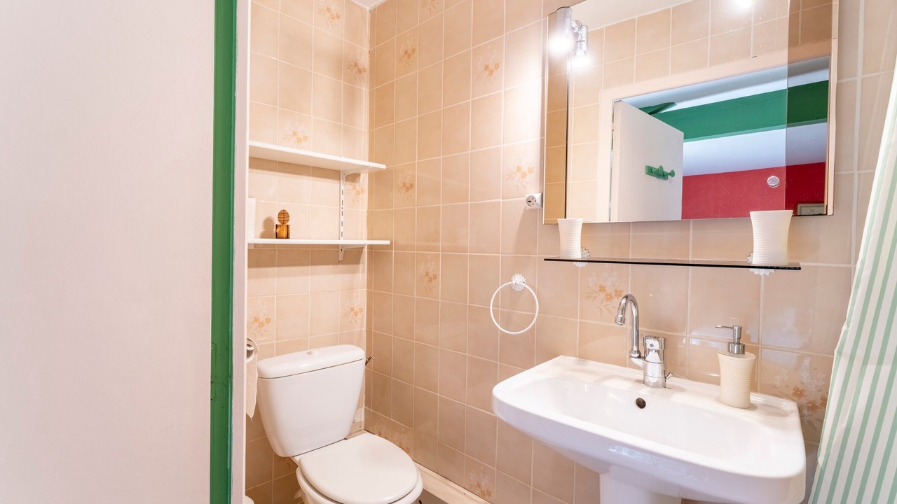 Photo of Bathroom in Saint-Pierre-de-Vassols