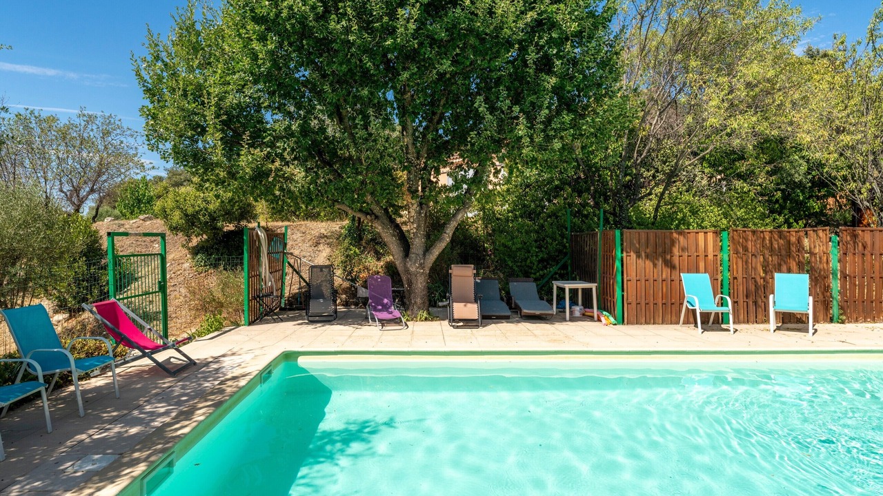 Photo of Outdoor in Saint-Pierre-de-Vassols