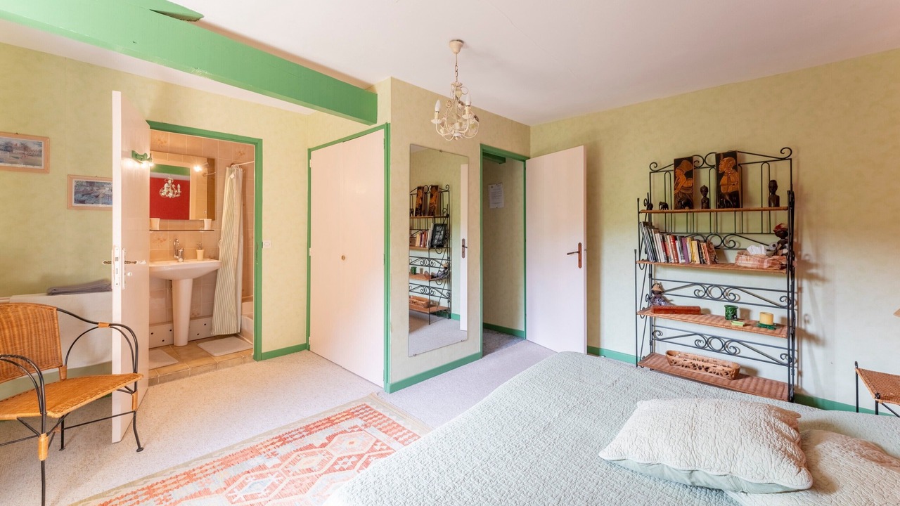 Photo of Bedroom in Saint-Pierre-de-Vassols