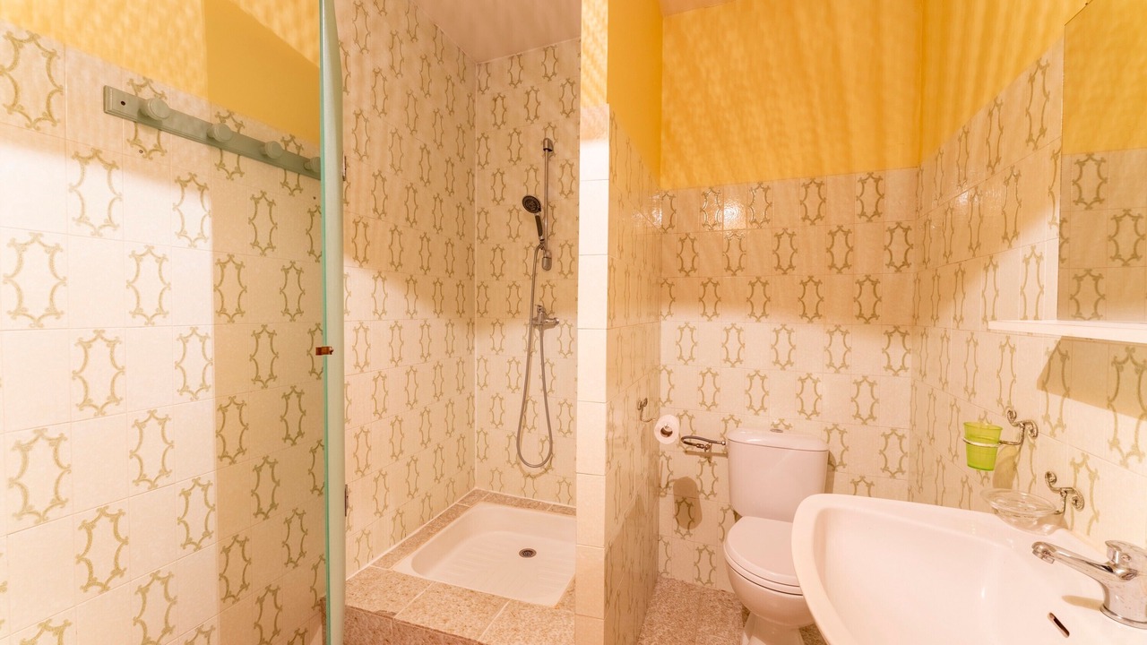 Photo of Bathroom in Saint-Pierre-de-Vassols