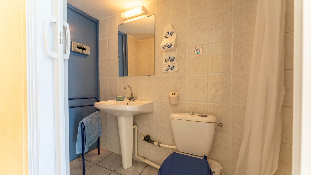 Photo of Bathroom in Saint-Pierre-de-Vassols