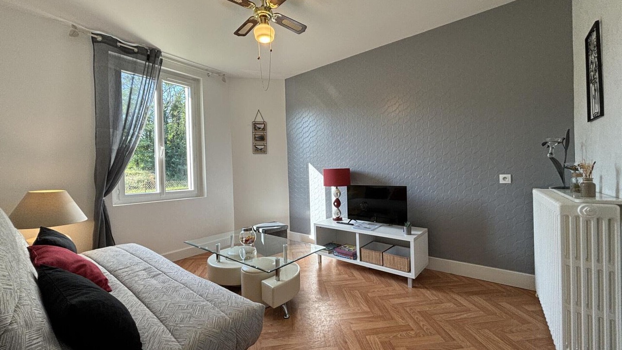 Photo of Livingroom in Diou