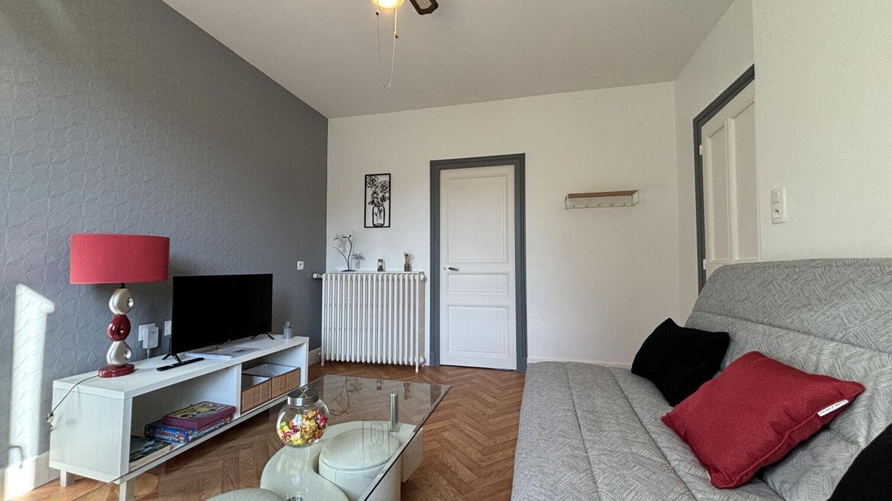 Photo of Livingroom in Diou