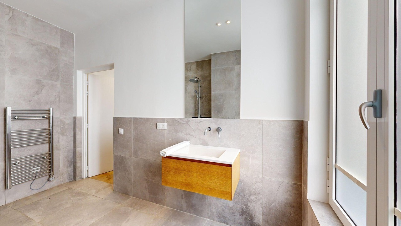Photo of Bathroom in Quartier de la Salpetriere