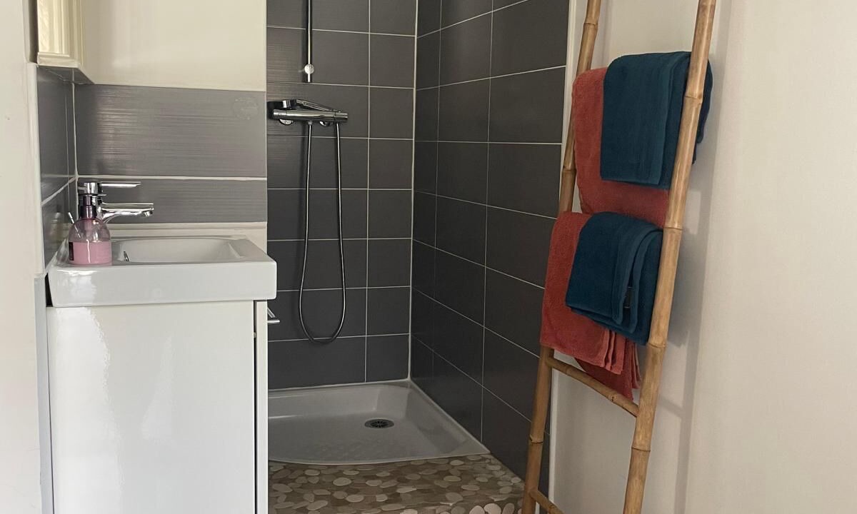 Photo of Bathroom in Cornas