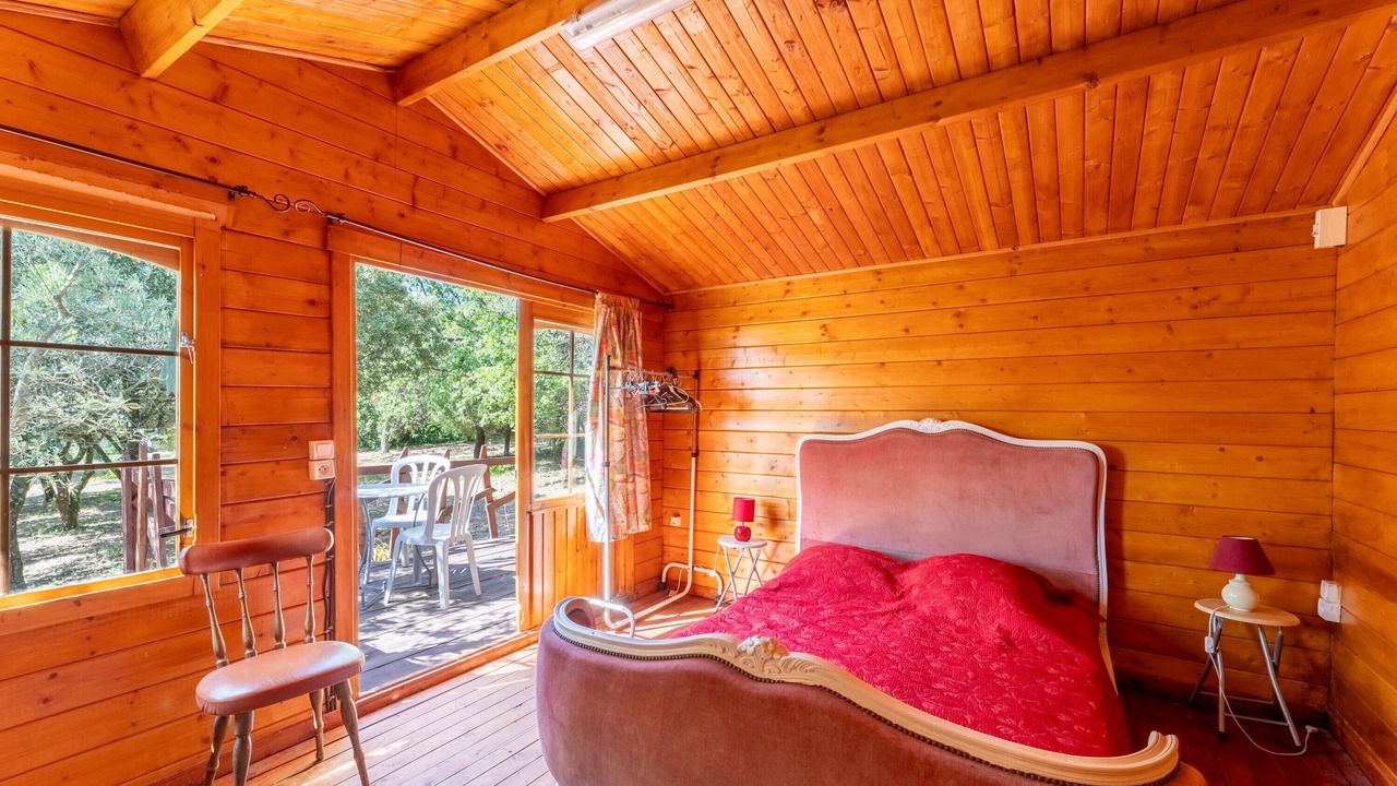 Photo of Bedroom in Saint-Pierre-de-Vassols