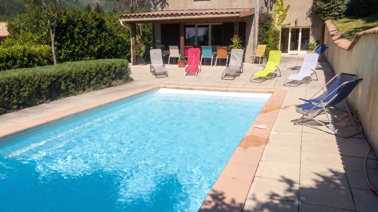 Photo of Outdoor in Rocher