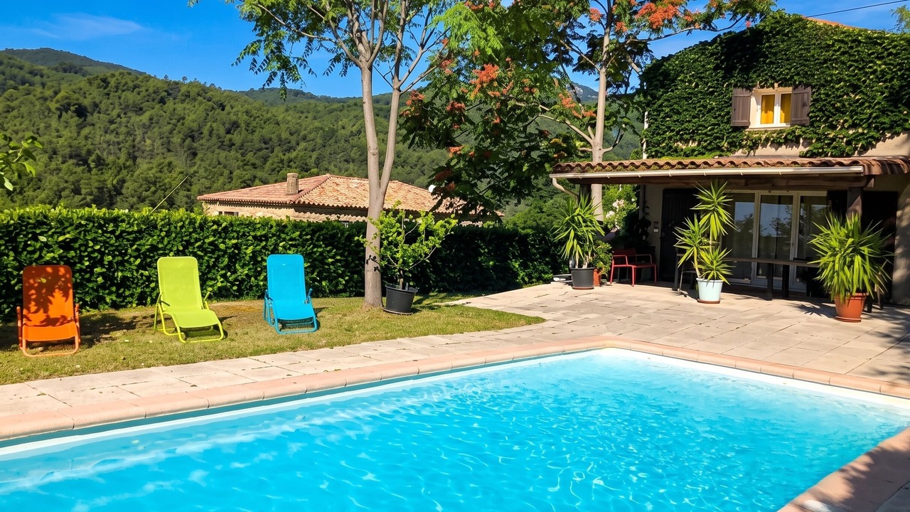 Photo of Outdoor in Rocher