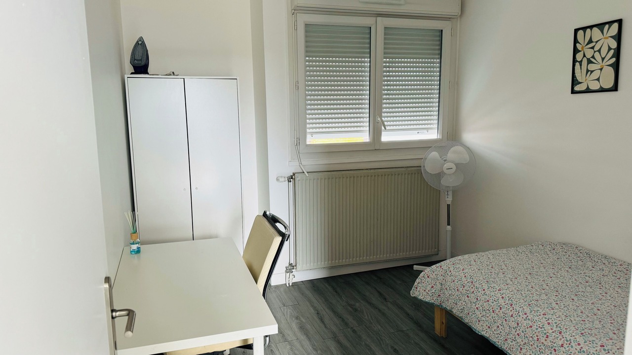 Photo of Bedroom in Courcouronnes