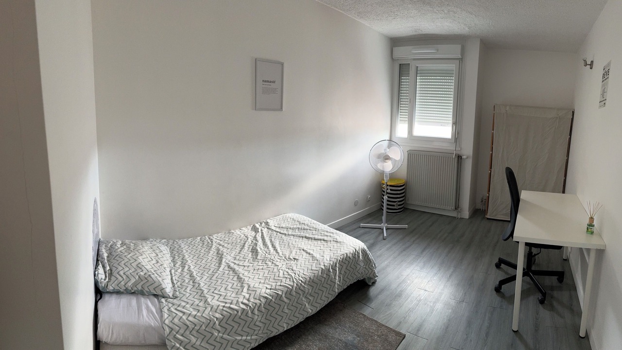 Photo of Bedroom in Courcouronnes