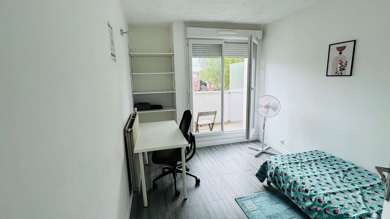 Photo of Bedroom in Courcouronnes