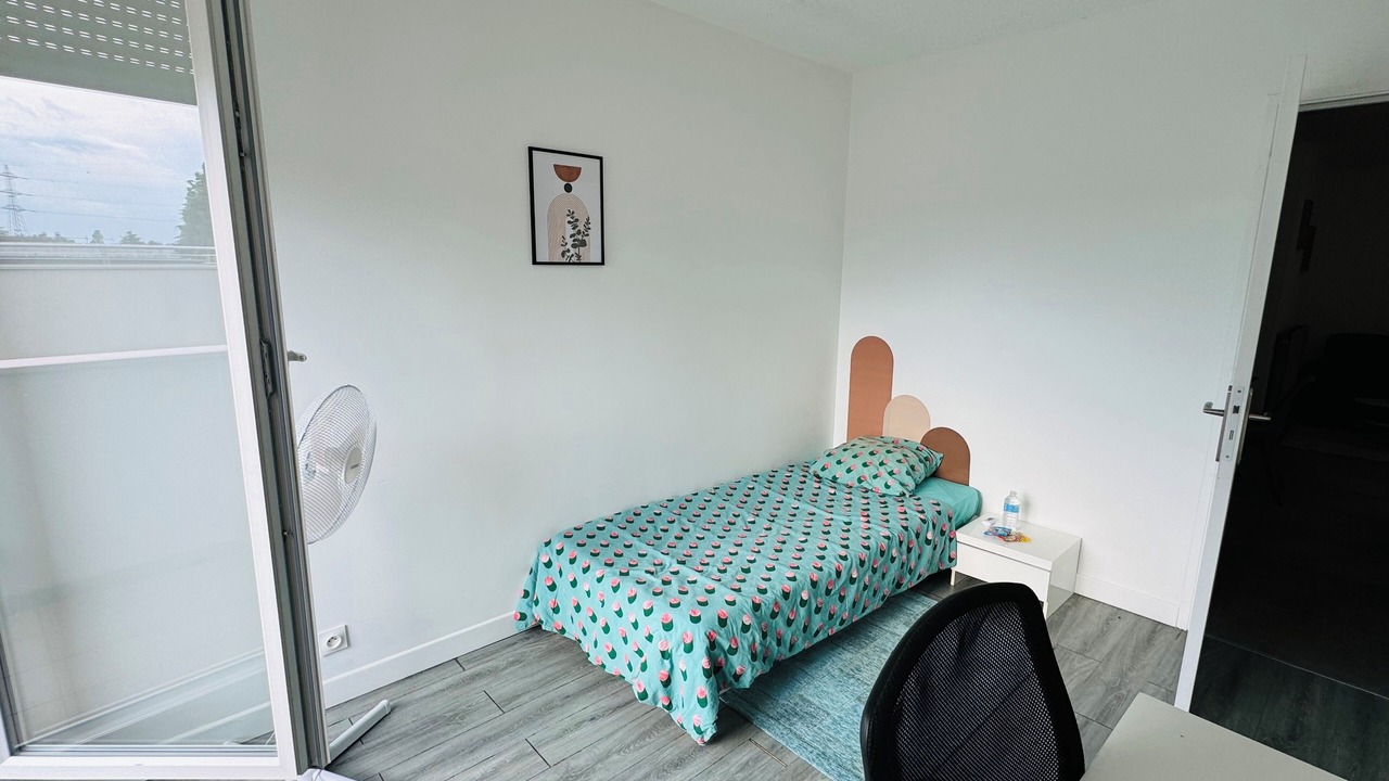 Photo of Bedroom in Courcouronnes