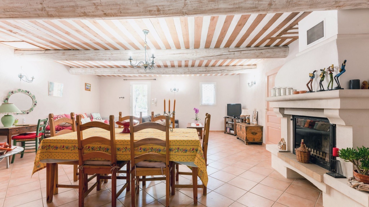 Photo of Bedroom in Pernes-les-Fontaines