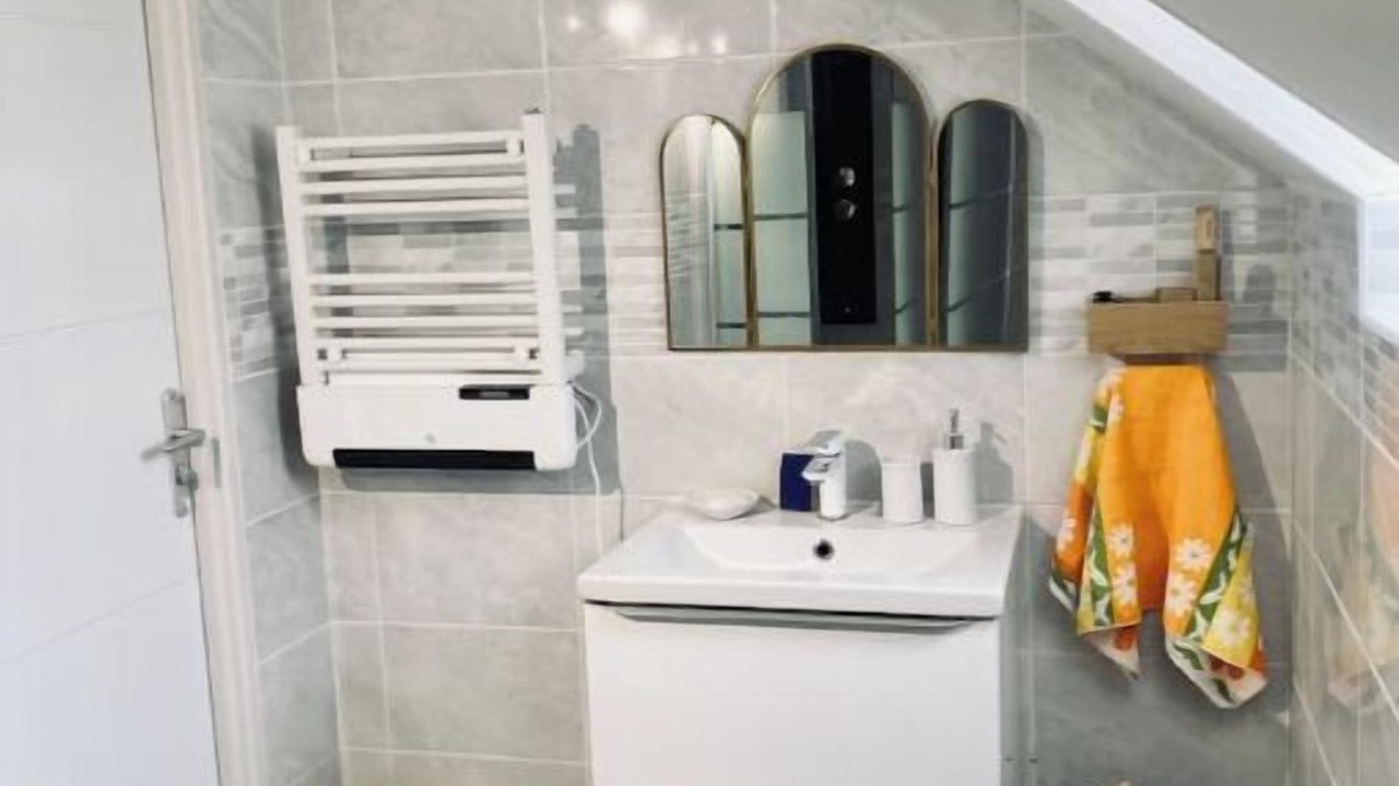 Photo of Bathroom in Saint-Desert