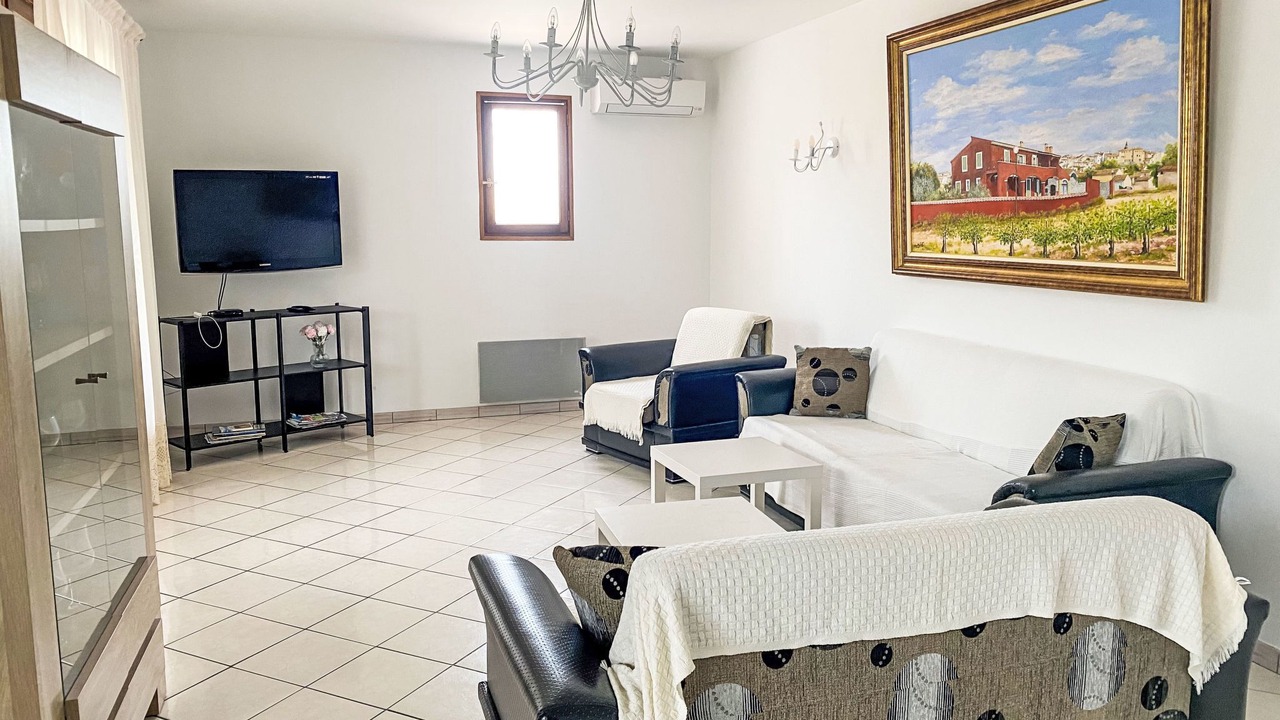 Photo of Livingroom in Caromb