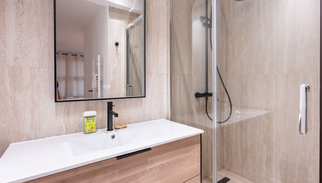 Photo of Bathroom in 20th Arrondissement
