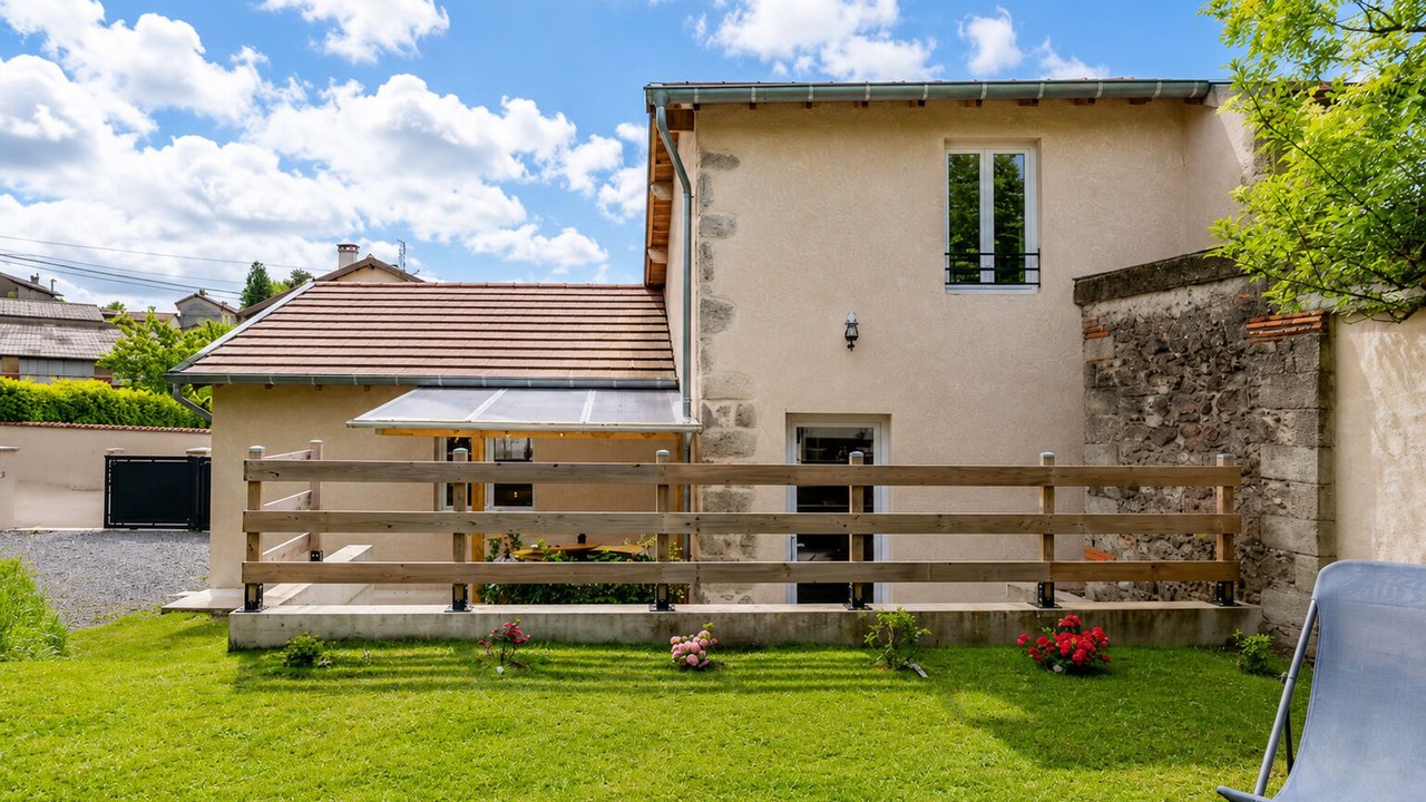 Photo of Patio Balcony in Matour