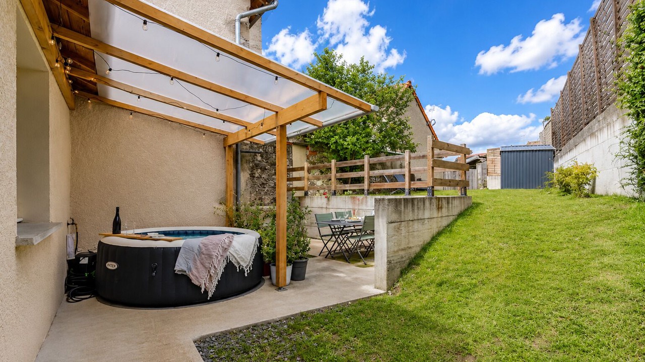 Photo of Patio Balcony in Matour
