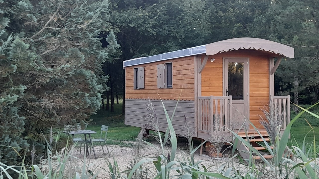 Photo of Outdoor in Druyes-les-Belles-Fontaines