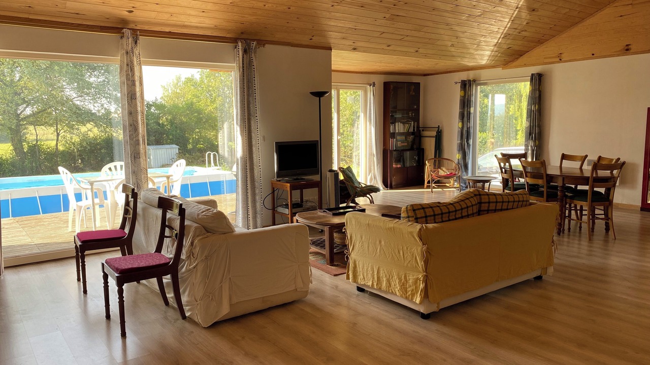 Photo of Livingroom in Saint-Germain-Chassenay