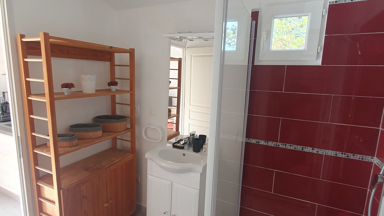 Photo of Bathroom in Mornas