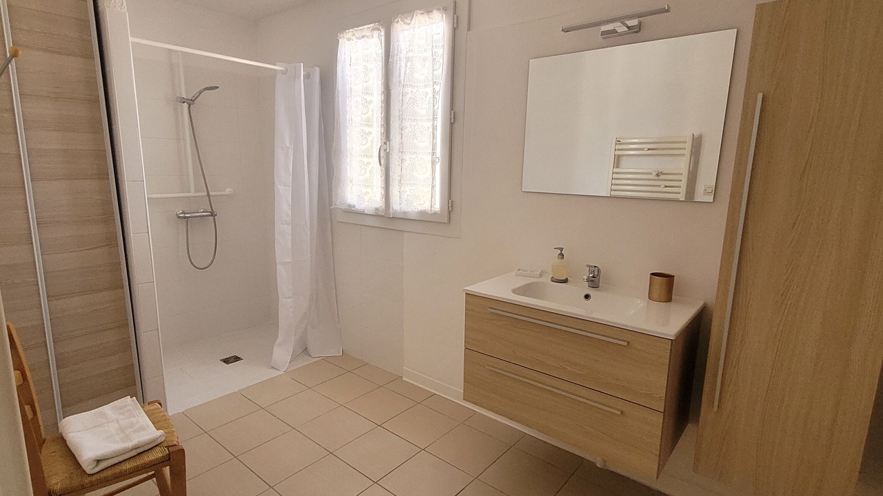 Photo of Bathroom in Saint-Paul-Trois-Chateaux