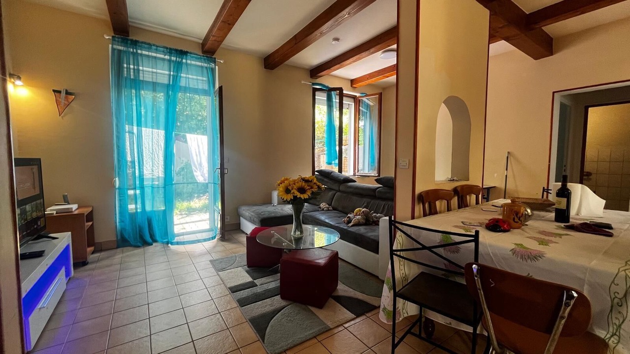 Photo of Livingroom in Sainte-Genevieve-des-Bois