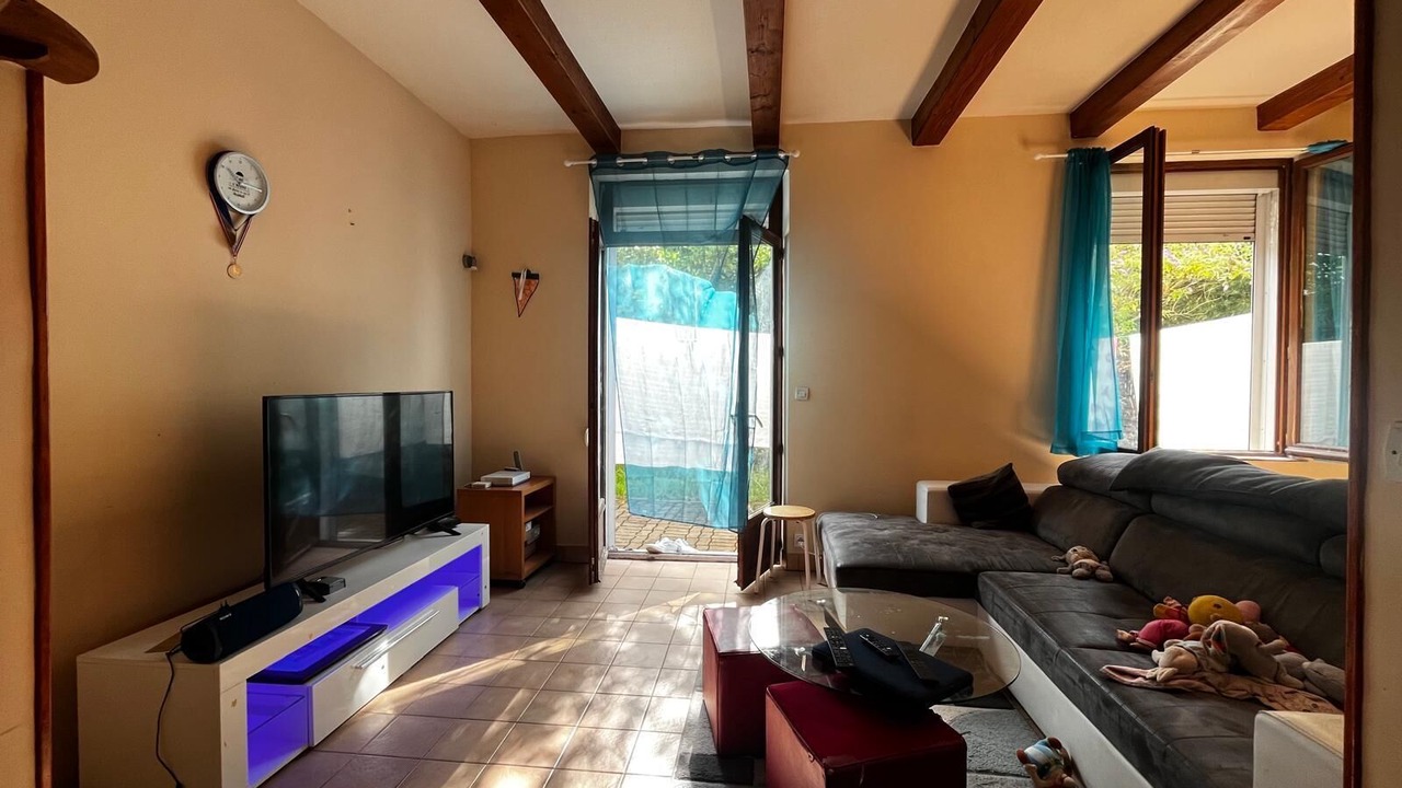 Photo of Livingroom in Sainte-Genevieve-des-Bois