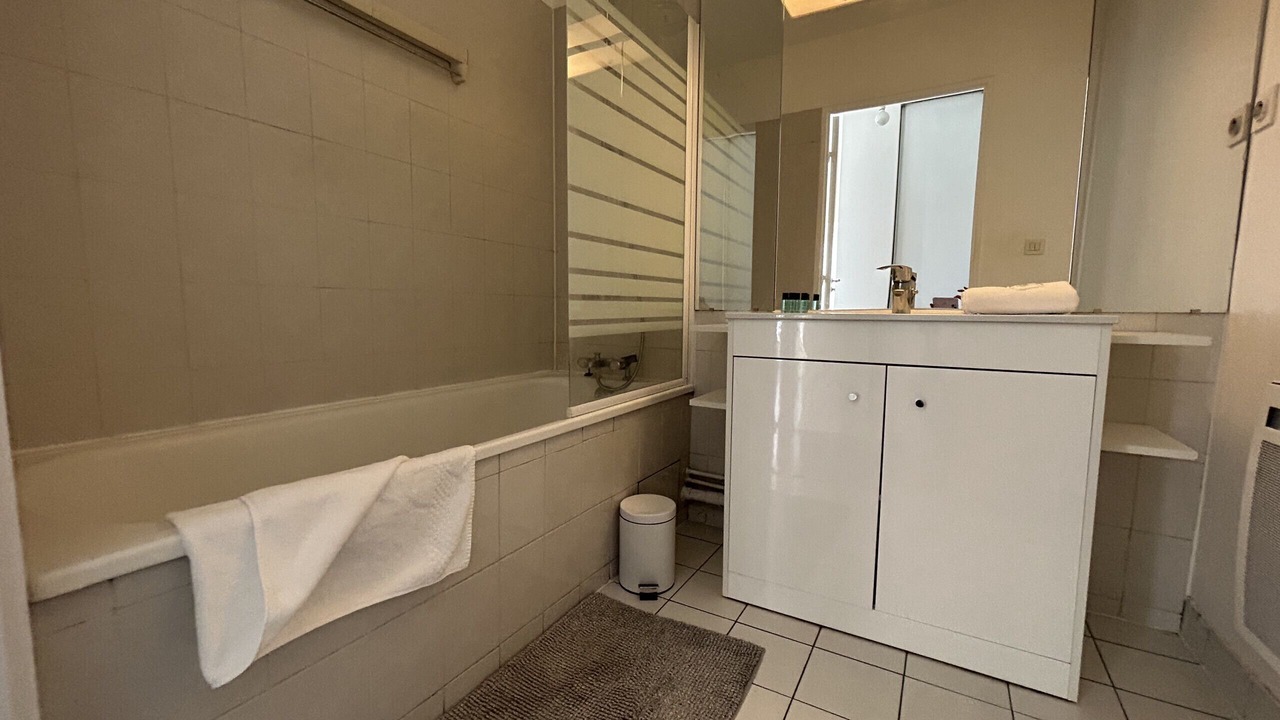 Photo of Bathroom in Le Kremlin-Bicetre