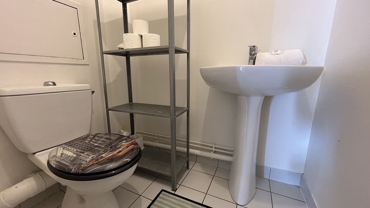 Photo of Bathroom in Le Kremlin-Bicetre