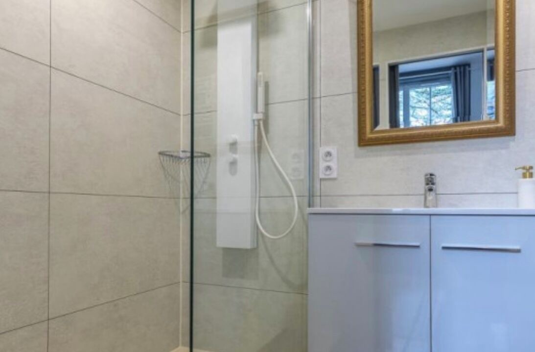 Photo of Bathroom in Joze