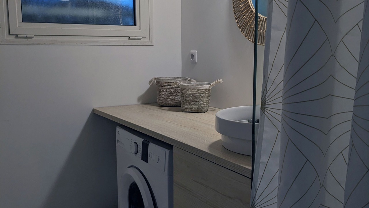 Photo of Bathroom in Reauville