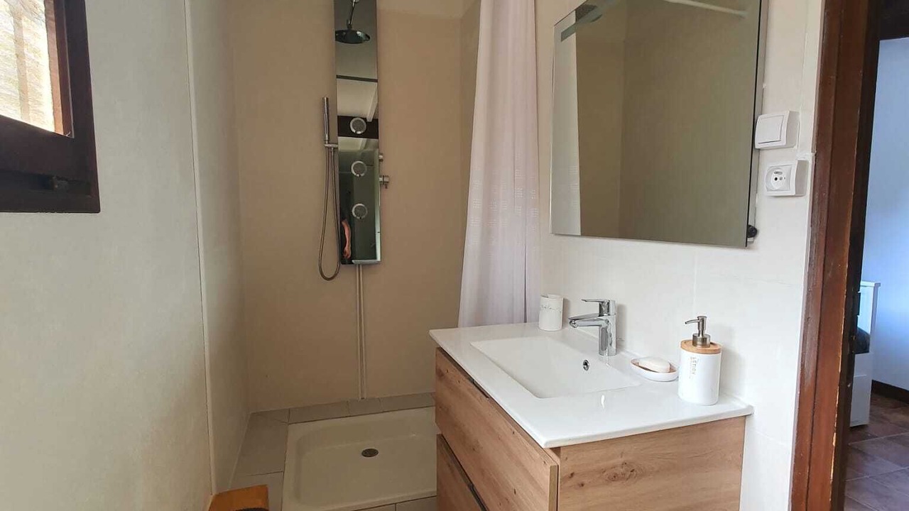 Photo of Bathroom in Crest
