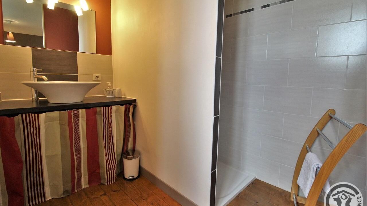 Photo of Bathroom in Regnie-Durette