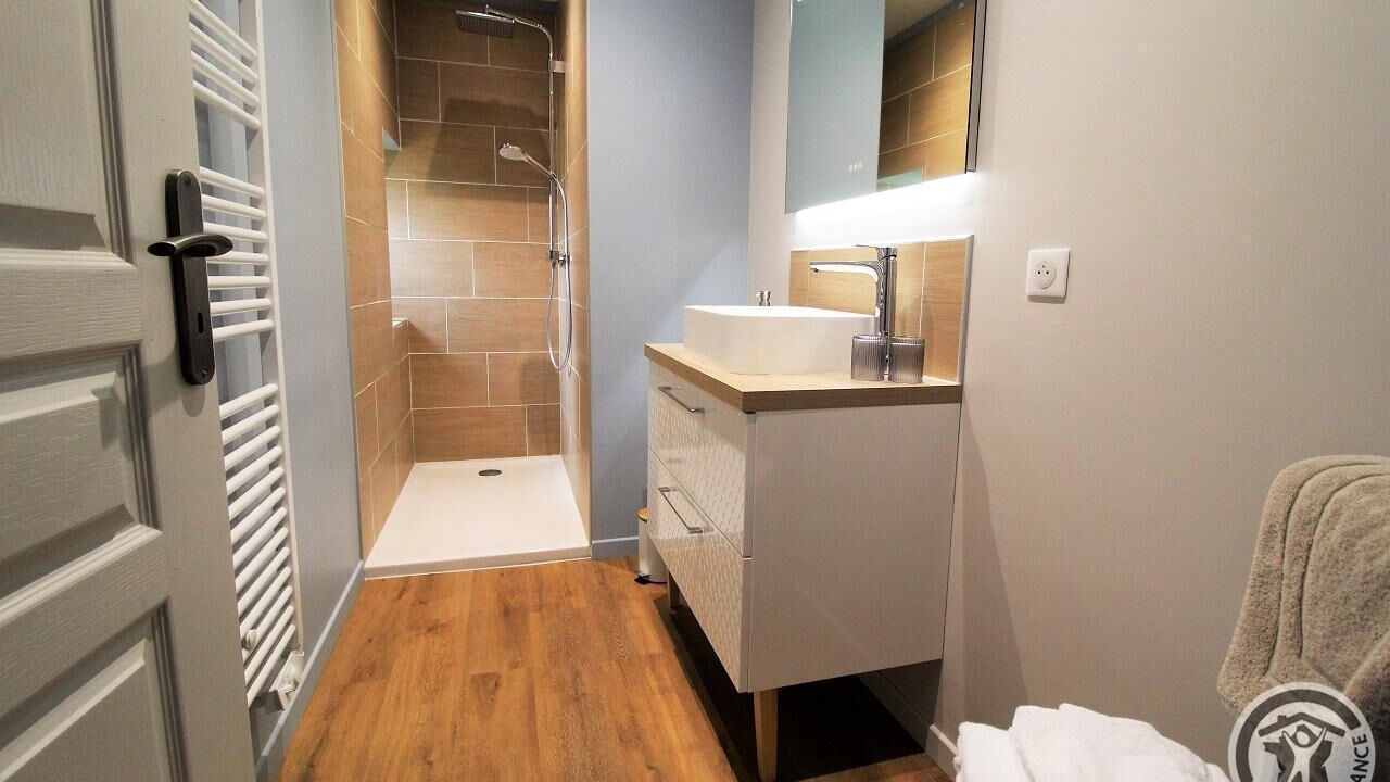 Photo of Bathroom in Regnie-Durette