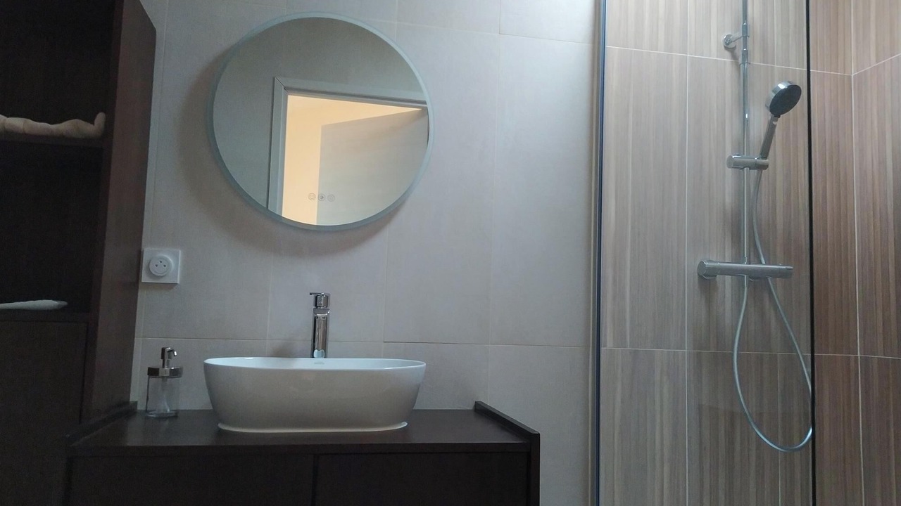 Photo of Bathroom in Parnans