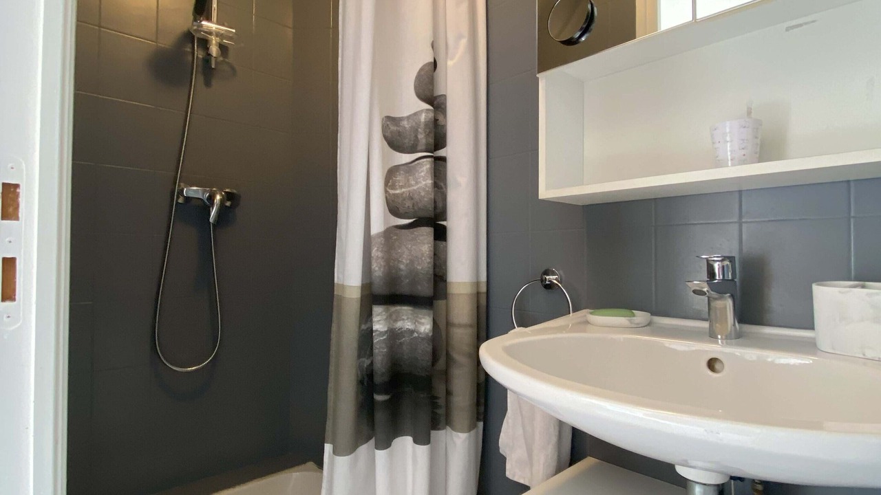 Photo of Bathroom in Vault-de-Lugny