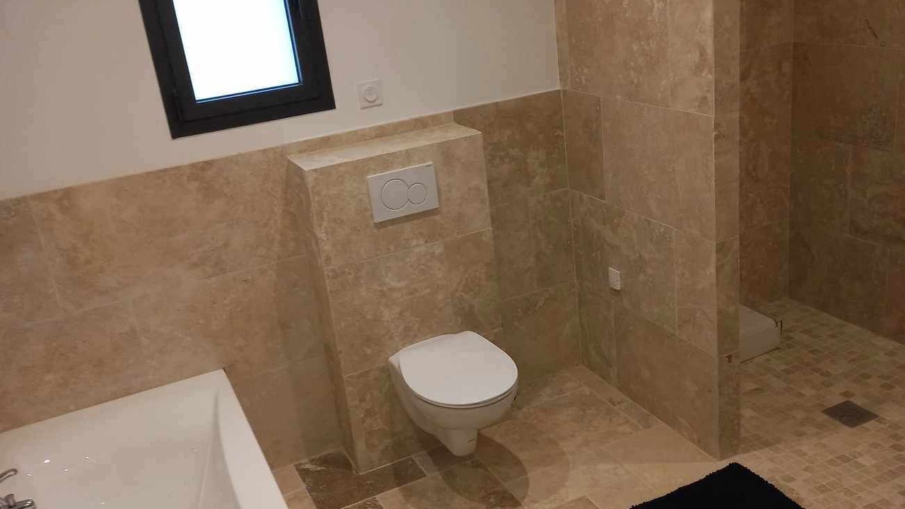 Photo of Bathroom in Faucon