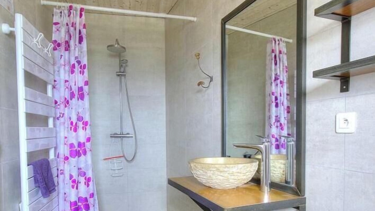 Photo of Bathroom in Quincie-en-Beaujolais