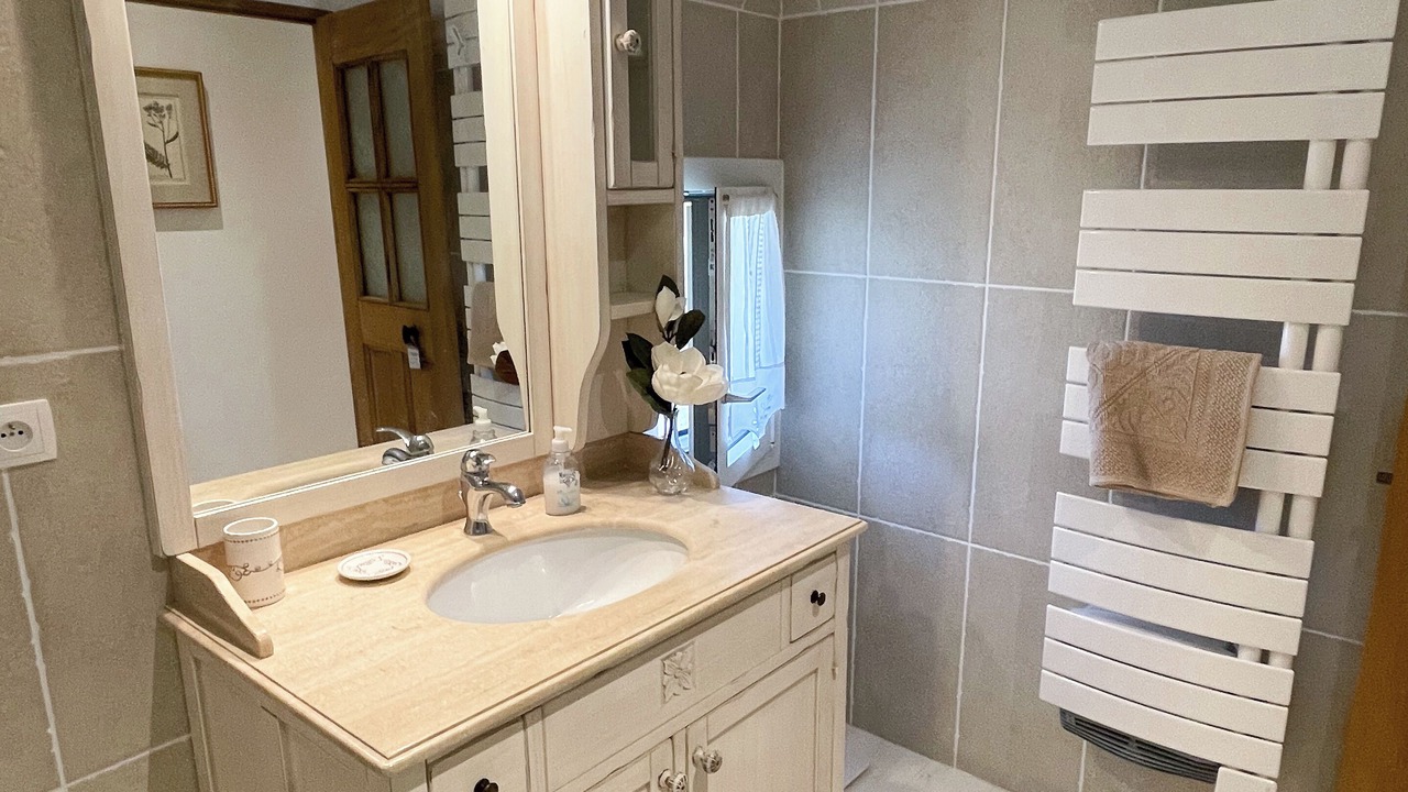 Photo of Bathroom in La Roque-sur-Pernes