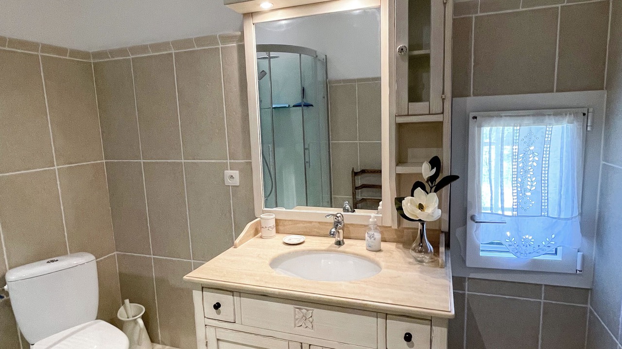 Photo of Bathroom in La Roque-sur-Pernes
