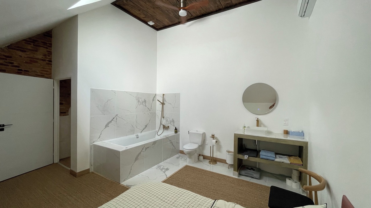 Photo of Bathroom in Annoire
