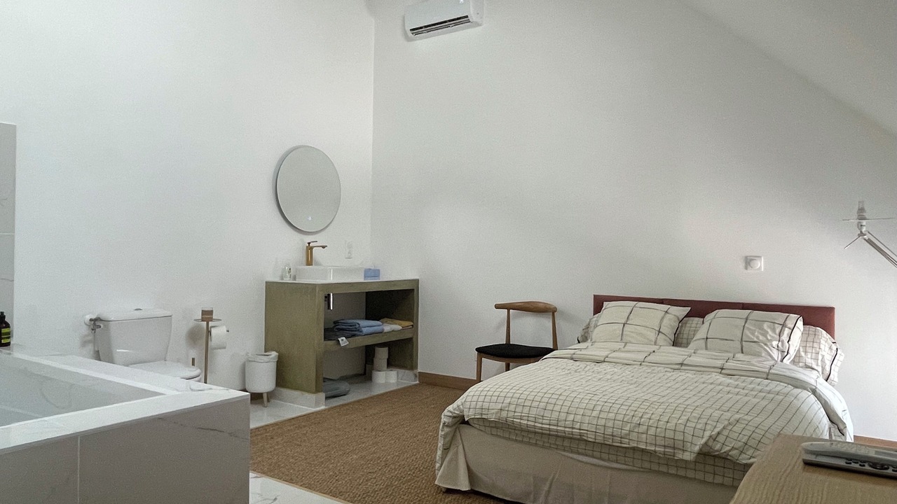 Photo of Bedroom in Annoire