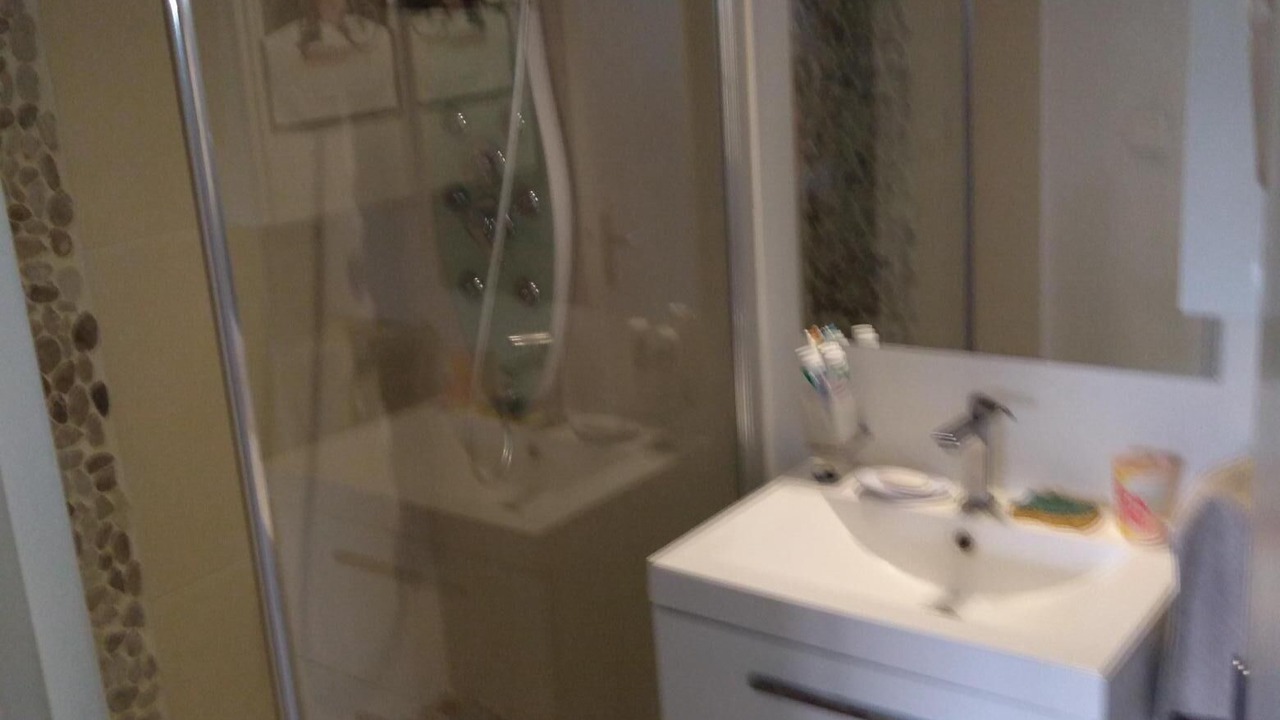 Photo of Bathroom in Longjumeau
