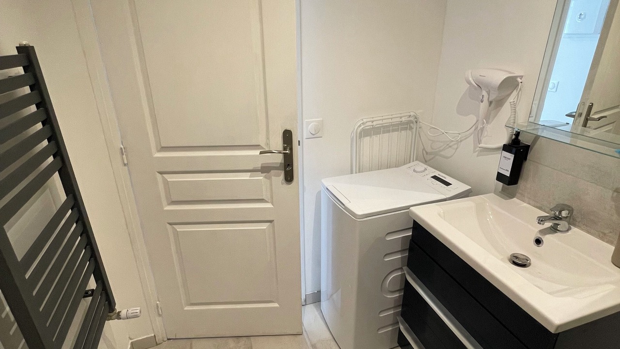 Photo of Bathroom in Quartier Massy-Opera I