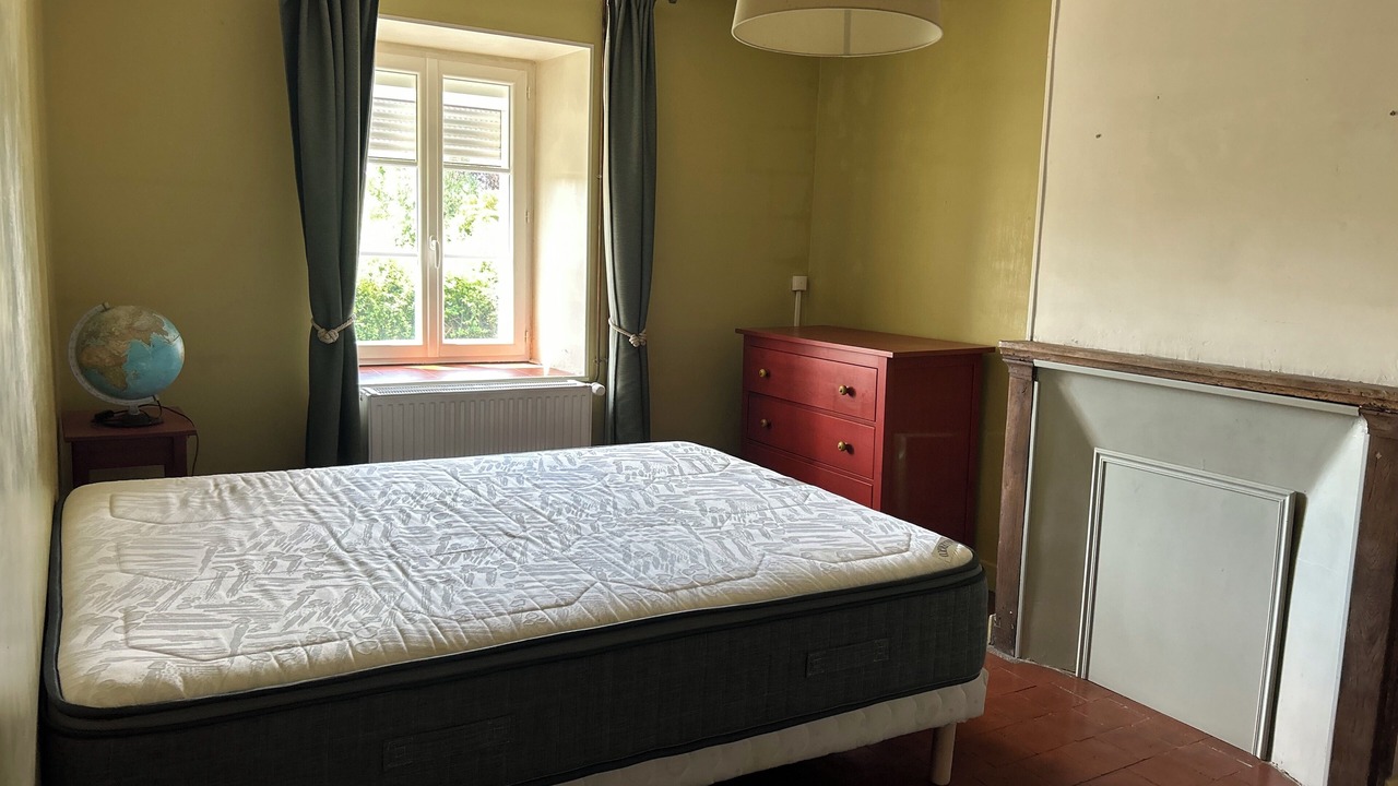 Photo of Bedroom in Epiry