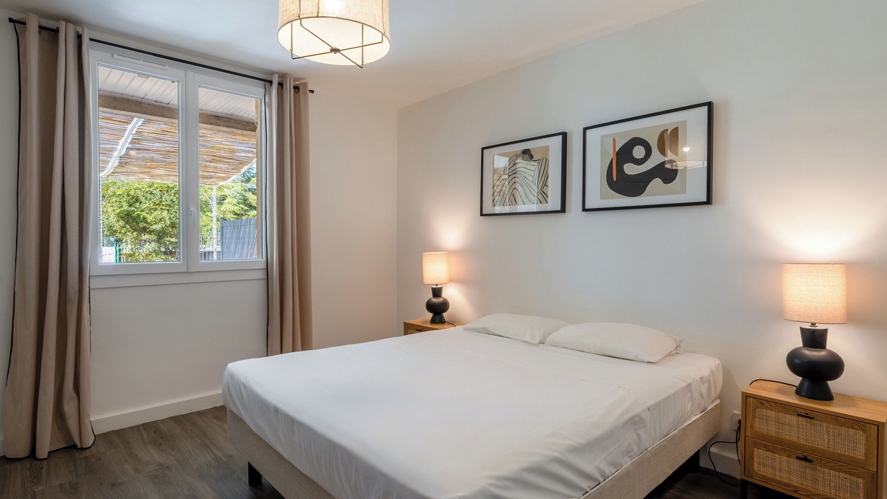 Photo of Bedroom in La Roque-sur-Pernes